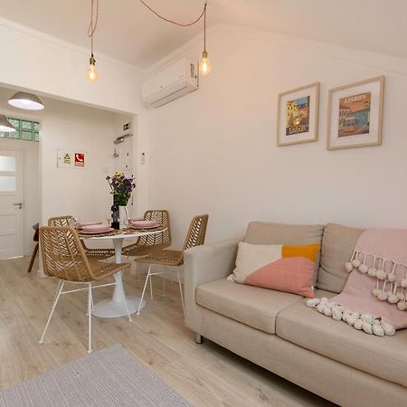 New Bright And Cozy Apartment In Graca Lisbona Esterno foto
