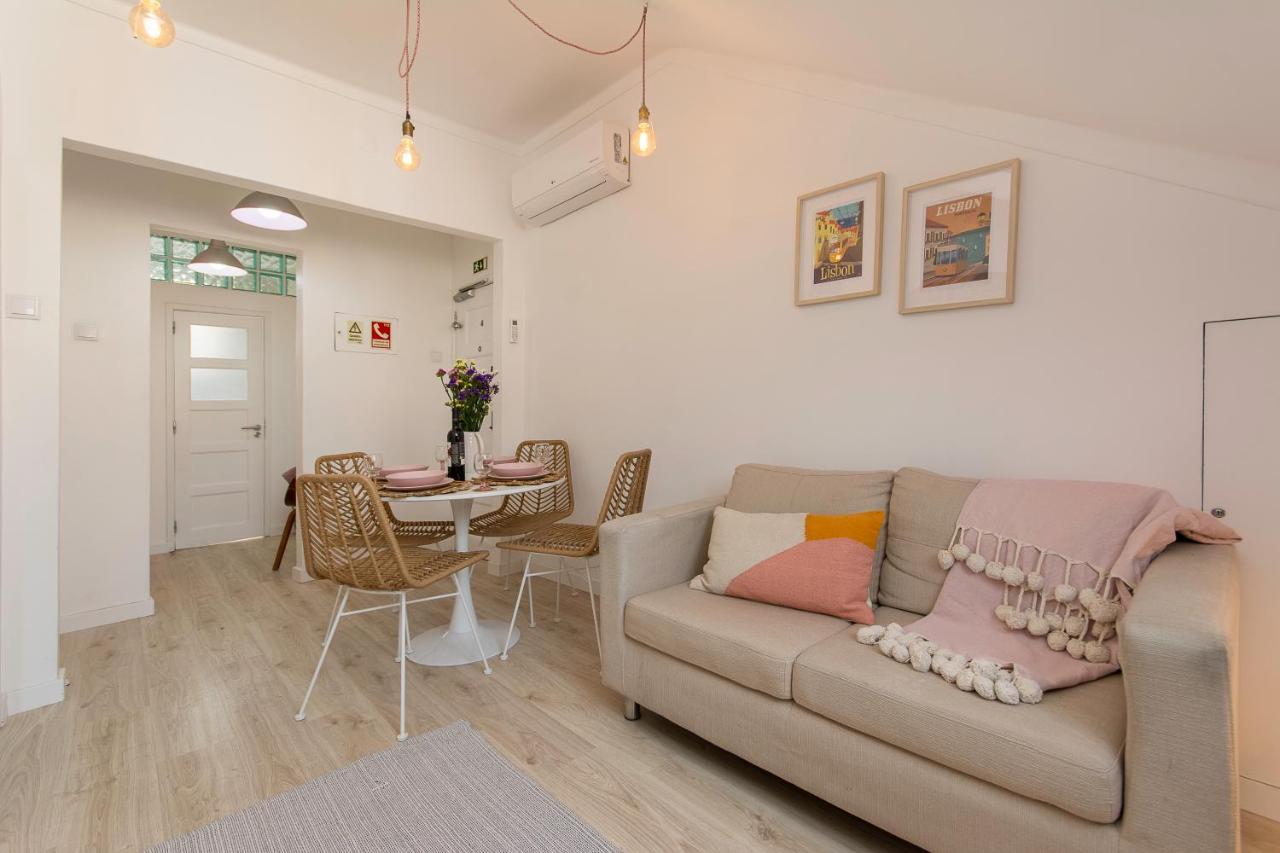New Bright And Cozy Apartment In Graca Lisbona Esterno foto