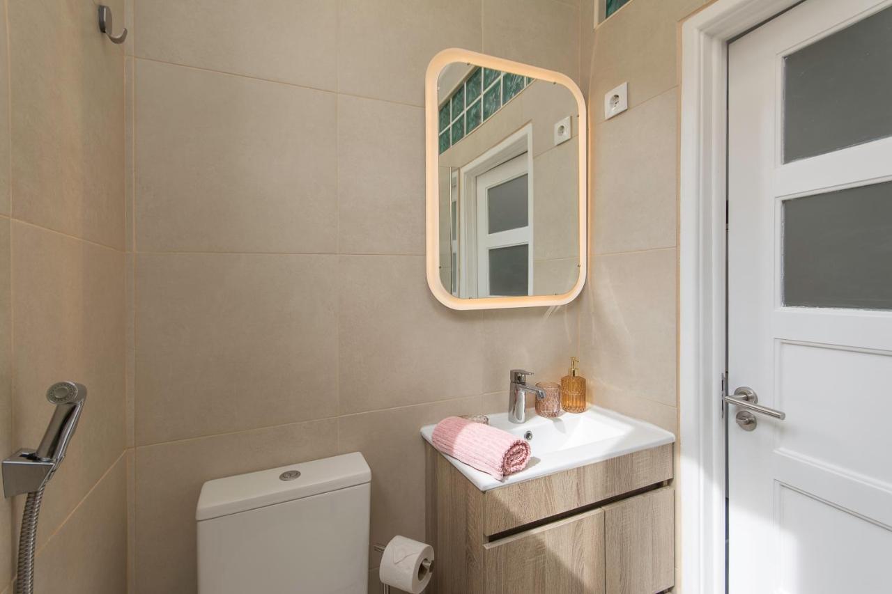 New Bright And Cozy Apartment In Graca Lisbona Esterno foto